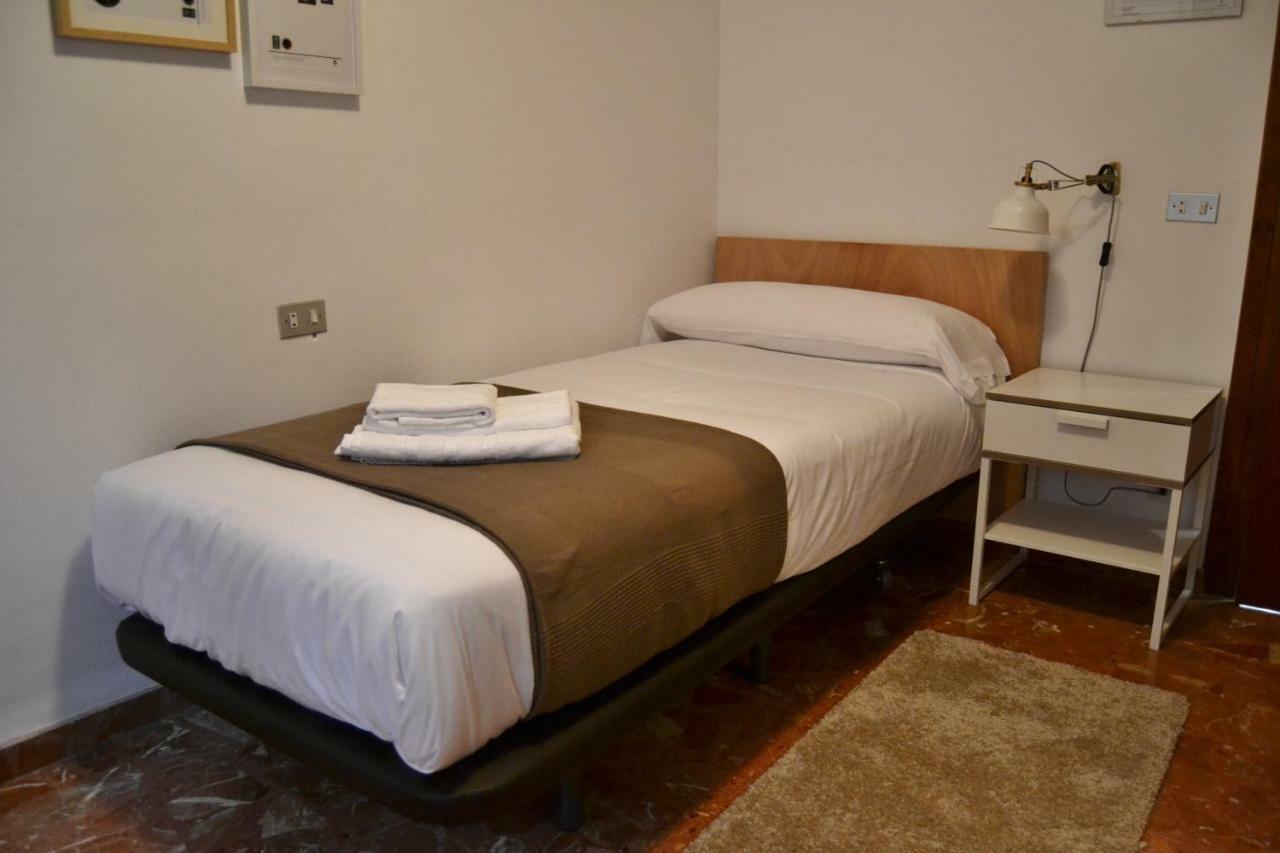 Tres Puentes Anguiano Apartamentos Y Hostal Экстерьер фото