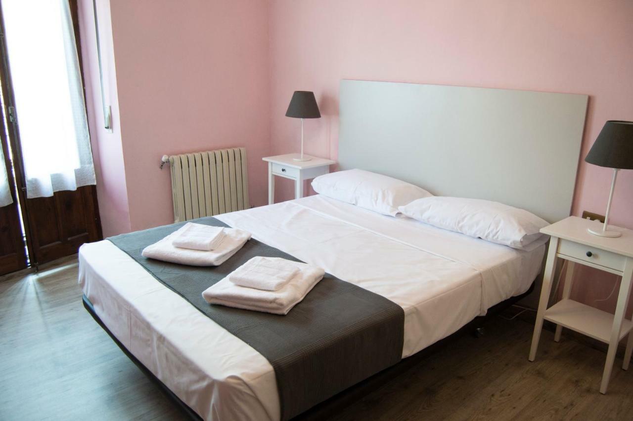 Tres Puentes Anguiano Apartamentos Y Hostal Экстерьер фото
