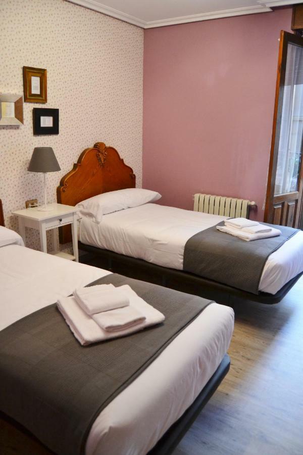 Tres Puentes Anguiano Apartamentos Y Hostal Экстерьер фото