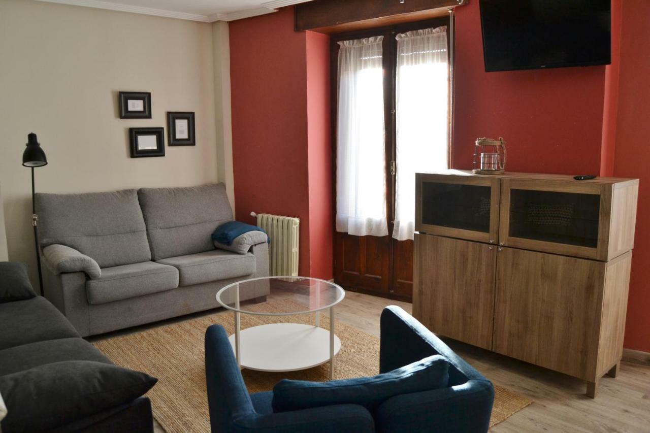 Tres Puentes Anguiano Apartamentos Y Hostal Экстерьер фото