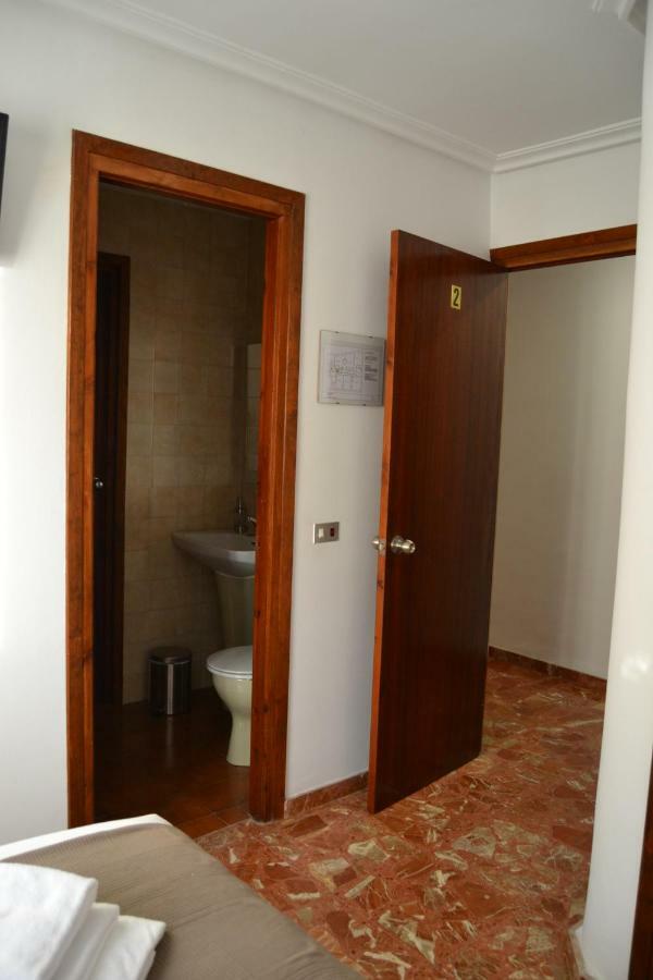 Tres Puentes Anguiano Apartamentos Y Hostal Экстерьер фото