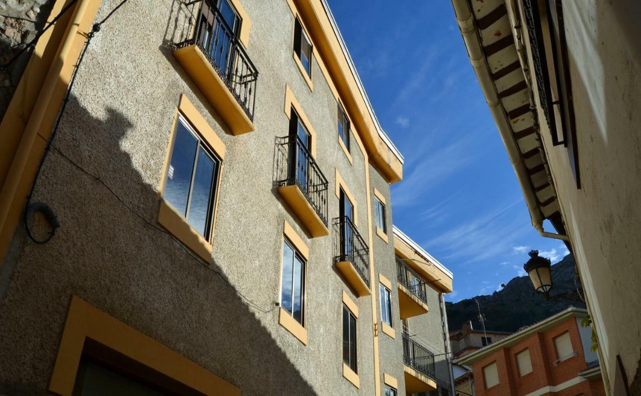 Tres Puentes Anguiano Apartamentos Y Hostal Экстерьер фото